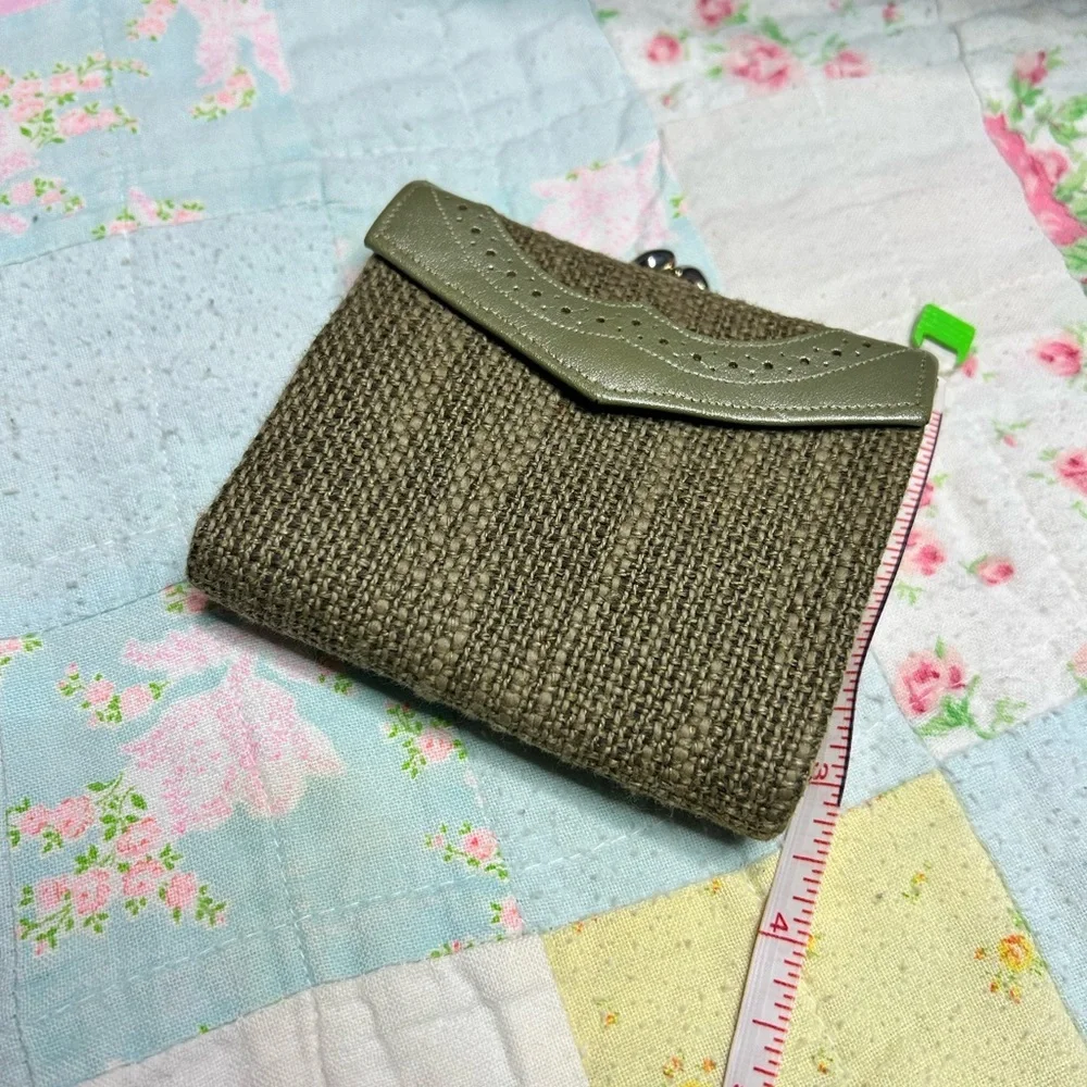 1960/1970 Vintage Tweed Olive Green Princess Gardner Kiss Lock Wallet